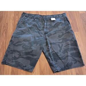 Dickies Grey Camo Shorts - Men's Size 44x32